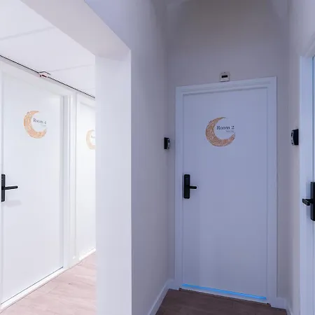 Private For 2, Shared Kitchen, Flexible Bed Apart-hotel Tilburgo