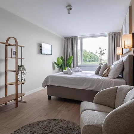 Private For 2, Shared Kitchen, Flexible Bed Apart-hotel