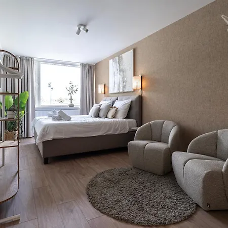 Private For 2, Shared Kitchen, Flexible Bed *