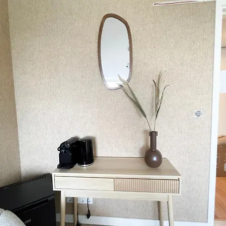 Private For 2, Shared Kitchen, Flexible Bed Apart-hotel