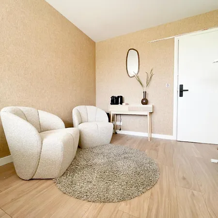 Private For 2, Shared Kitchen, Flexible Bed Apart-hotel *