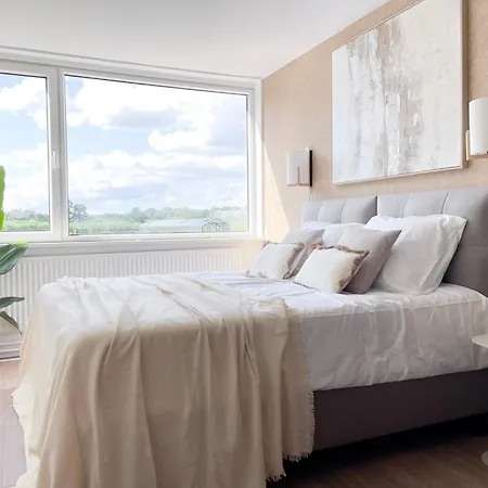Private For 2, Shared Kitchen, Flexible Bed *