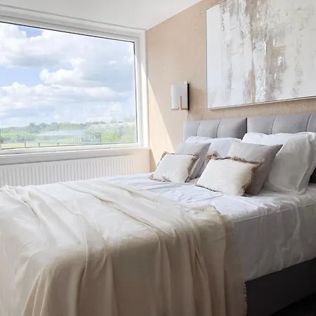 Private For 2, Shared Kitchen, Flexible Bed *