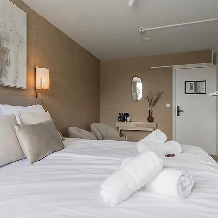Private For 2, Shared Kitchen, Flexible Bed Apart-hotel Tilburgo