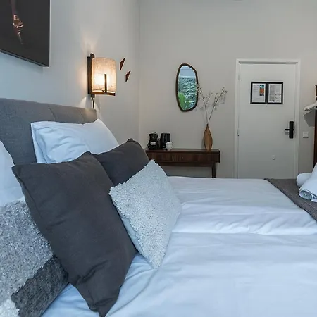 Private For 2, Shared Kitchen, Flexible Bed