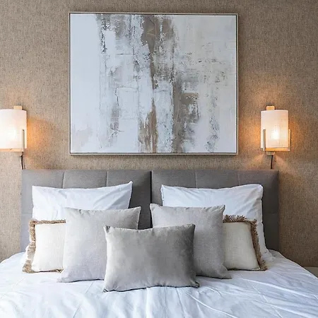 Apart-hotel Private For 2, Shared Kitchen, Flexible Bed