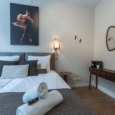Apart-hotel Private For 2, Shared Kitchen, Flexible Bed *