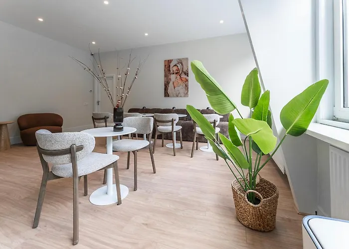 Student-friendly Bedroom Near *