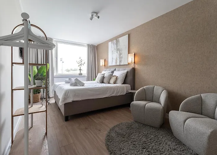 Student-Friendly Bedroom Near Tilburg University