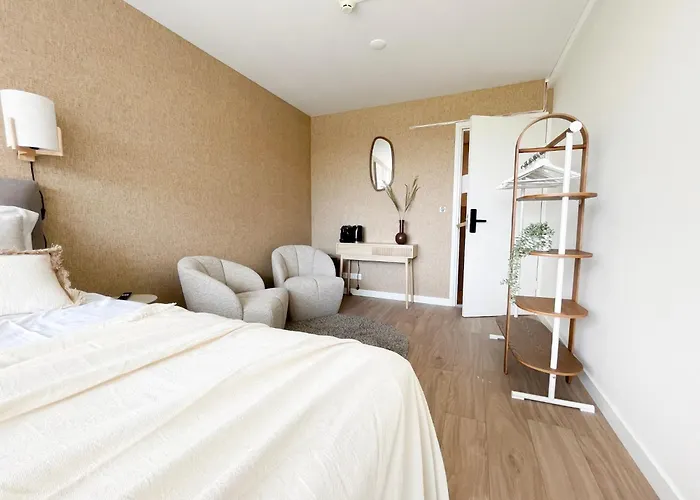 Student-friendly Bedroom Near Dom wakacyjny *