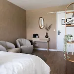 Student-friendly Bedroom Near Casa de Férias *
