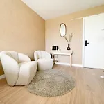 Student-friendly Bedroom Near Casa de Férias *
